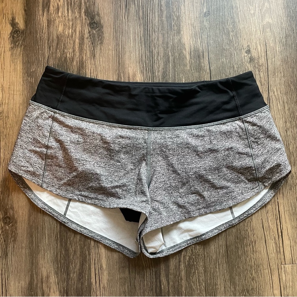 Lululemon Speed Up Low Rise Lined Short 2.5” Inseam Heather Gray Size 4